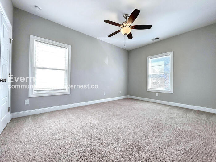 Building Photo - 1763 Stone Hedge Dr