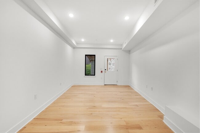 Building Photo - 1328 S 9th St