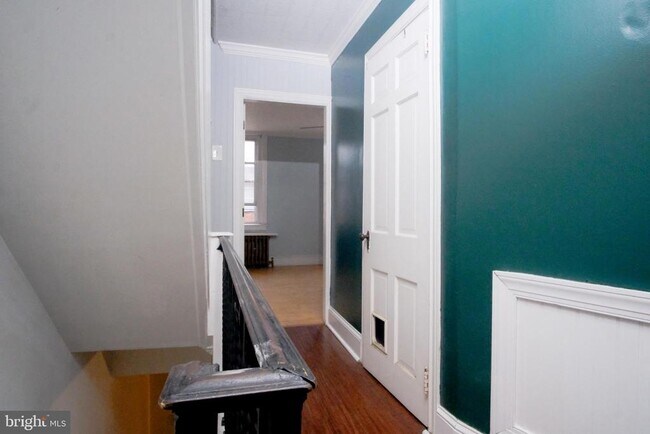 Building Photo - 3030 Edgemont St