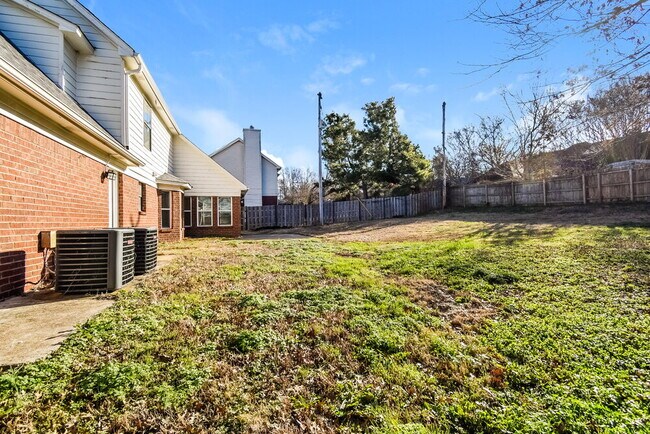 Building Photo - 8685 Rhonda Cir S