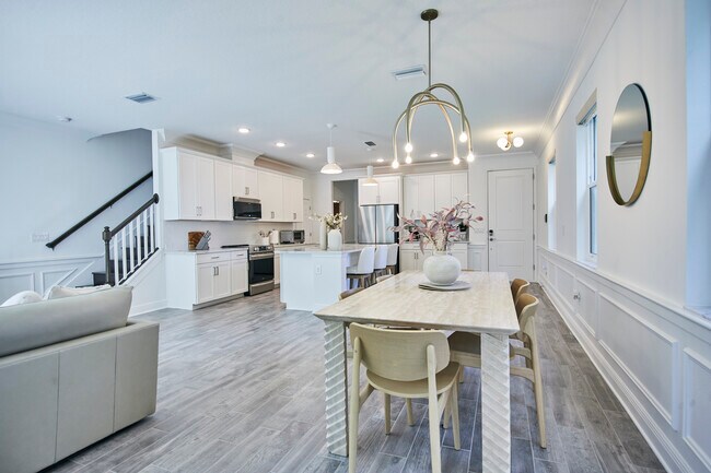 Building Photo - 4028 Via Sienna Cir