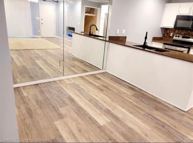 Building Photo - 24026 Wedgewood Cir