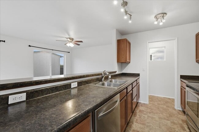 Building Photo - 3Bd/2Ba Lake Stevens Home