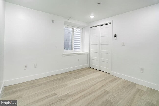 Building Photo - 2132 Pine St