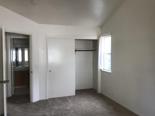 Building Photo - 126 Walti St