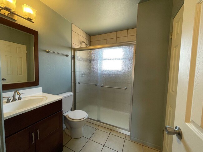 Building Photo - $0 DEPOSIT OPTION. 4BED/2.5BATH IN AURORA'S KINGSBOROUGH NEIGHBORHOOD