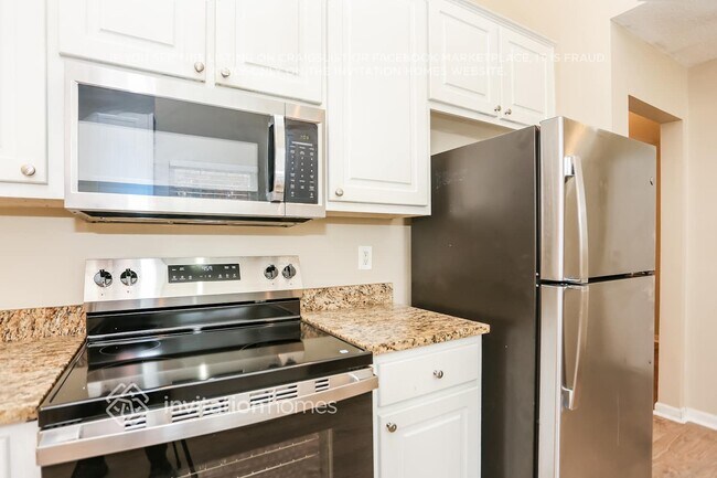 Building Photo - 4890 Larkspur Ln