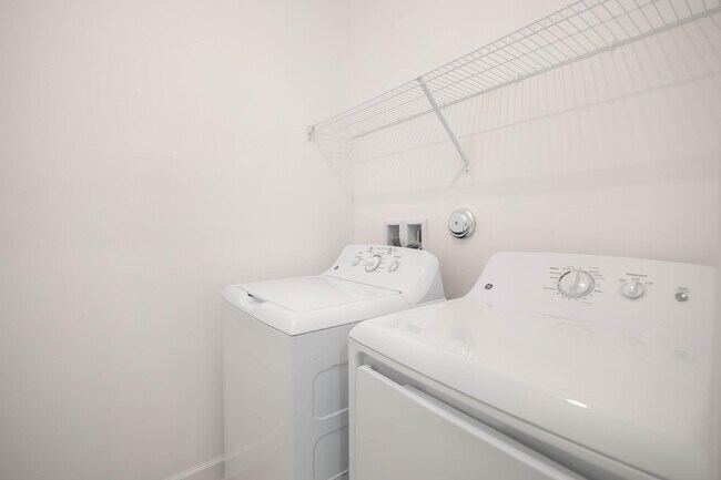 Building Photo - 4985 Navali Dr