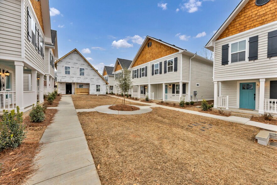 Building Photo - 1221 Pickens St