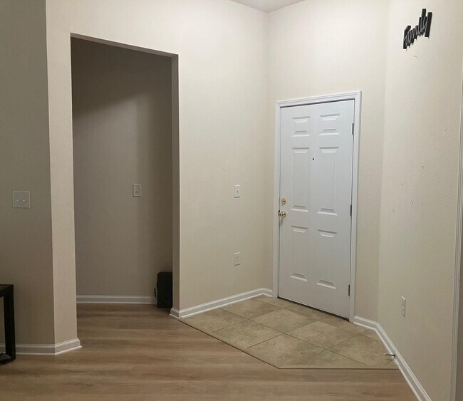 Building Photo - 2109 Golden Lake Loop