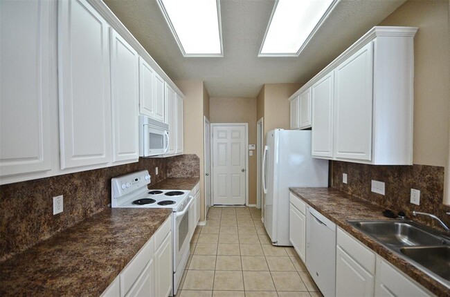 Building Photo - 5614 Redgrove Ln