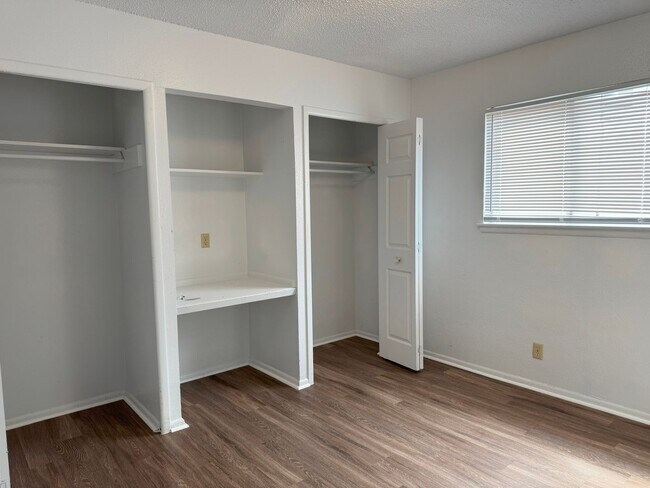 Building Photo - 132 Meadow Way