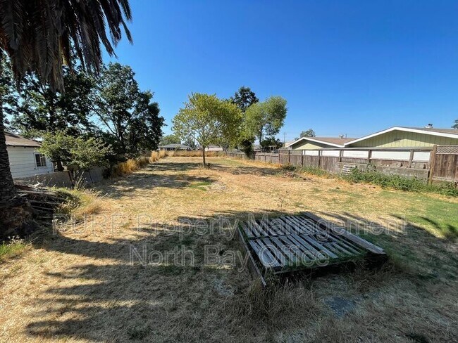 Building Photo - 1492 Gloria Dr