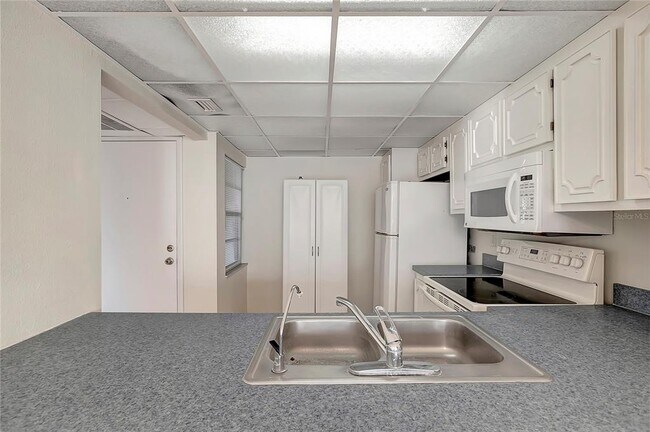 Building Photo - 14130 Rosemary Ln