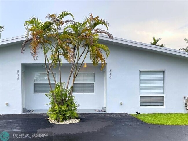 Building Photo - 838 SW 14th St