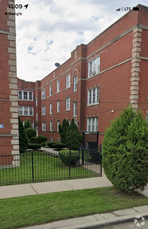 Building Photo - 1307 E 71st Pl
