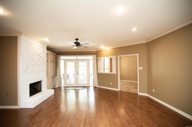 Building Photo - 808 Cartier Ln