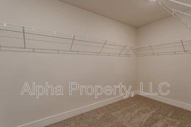 Building Photo - 164 Bromes Way