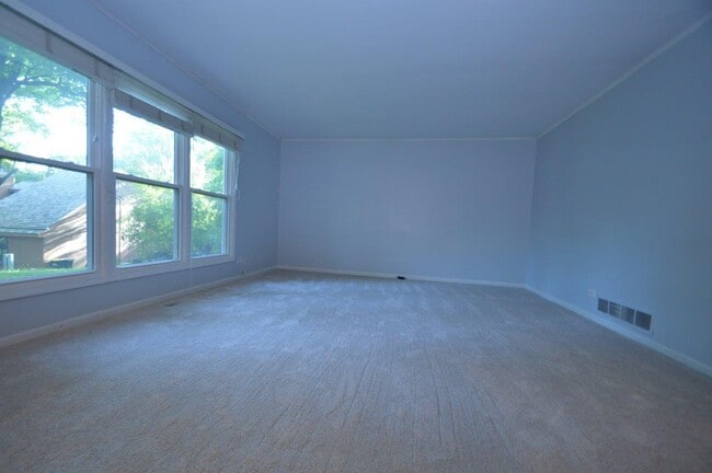 Building Photo - 4805 Greenwich Ct