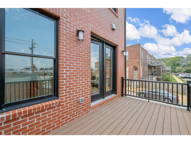 ! of 3 outdoor entertainment areas - deck off first floor great room - 2245 Hickory St