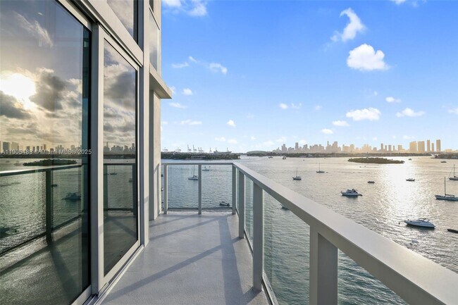 Building Photo - 1500 Bay Rd