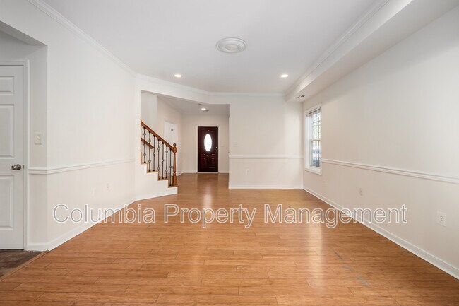 Building Photo - 2421 Franklin St NE