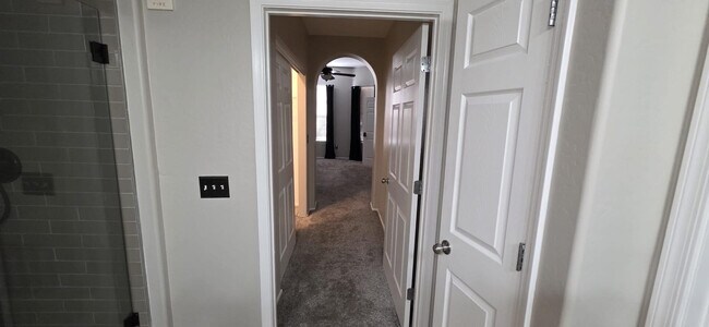 Building Photo - 14575 W Mountain View Blvd