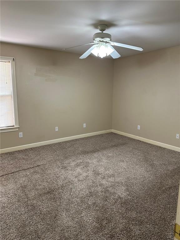 Building Photo - 231 Lakeview Dr