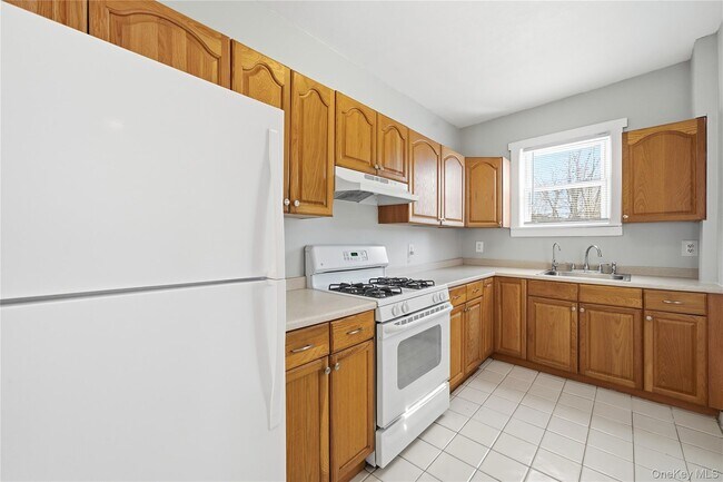 Building Photo - 163 Ketcham Ave