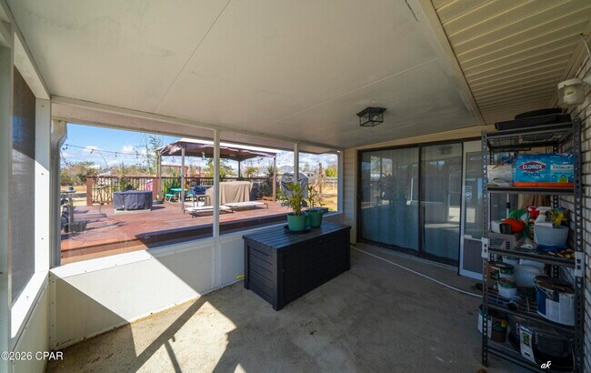 Building Photo - 707 Plantation Cir