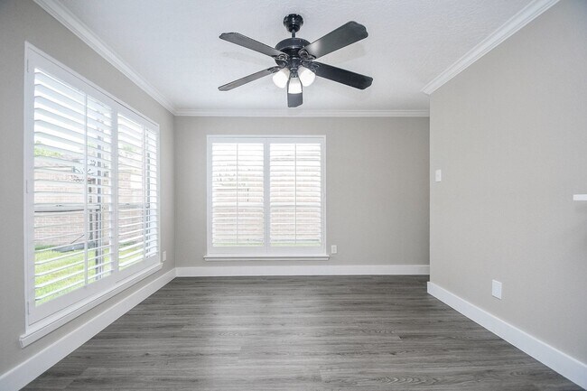 Building Photo - 15807 Los Altos Dr