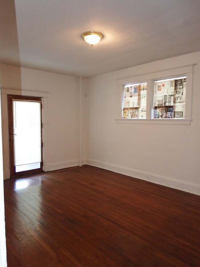Building Photo - 2111 Park Ave