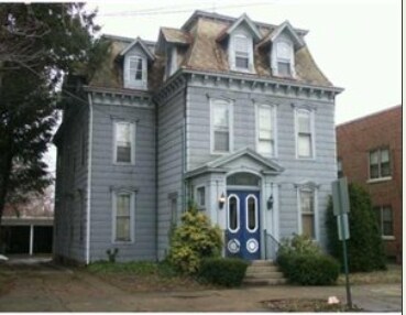 Primary Photo - 306 W 9th St