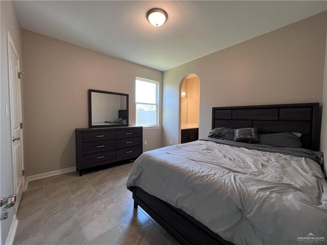 Building Photo - 40 Ensenada Ave