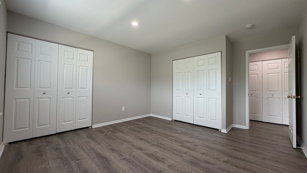 Building Photo - 4548 Rosemarie Dr