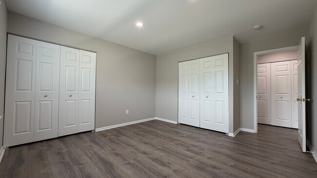 Building Photo - 4548 Rosemarie Dr
