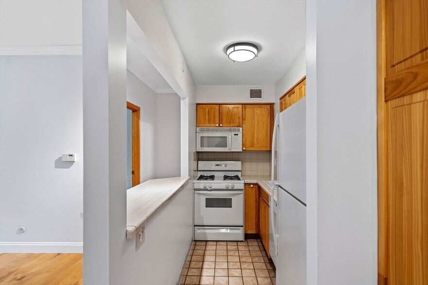 Building Photo - 27 Bowdoin St