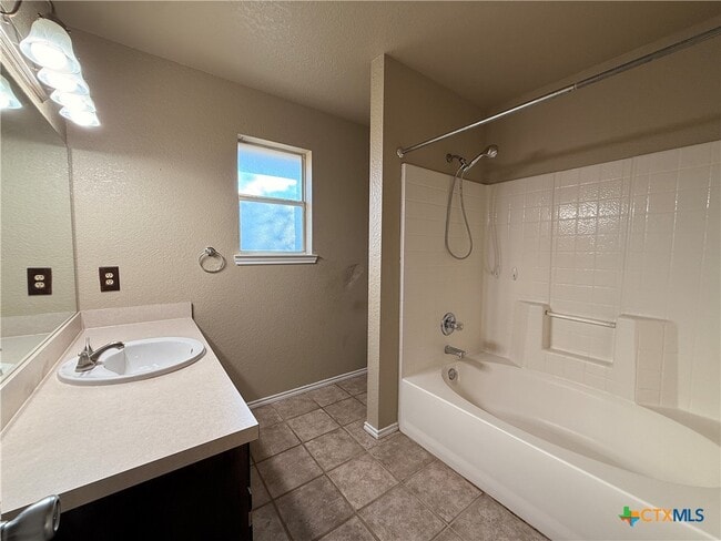 Building Photo - 1808 Sandstone Dr