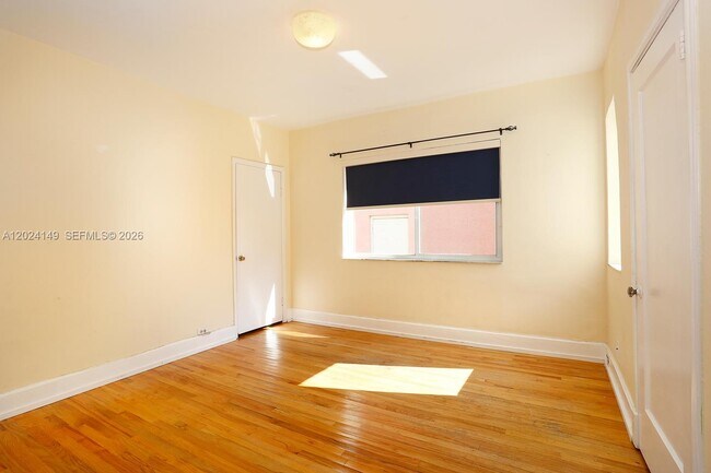 Building Photo - 712 Navarre Ave