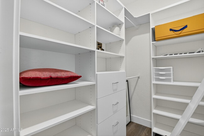 Building Photo - 10587 E Sheena Dr