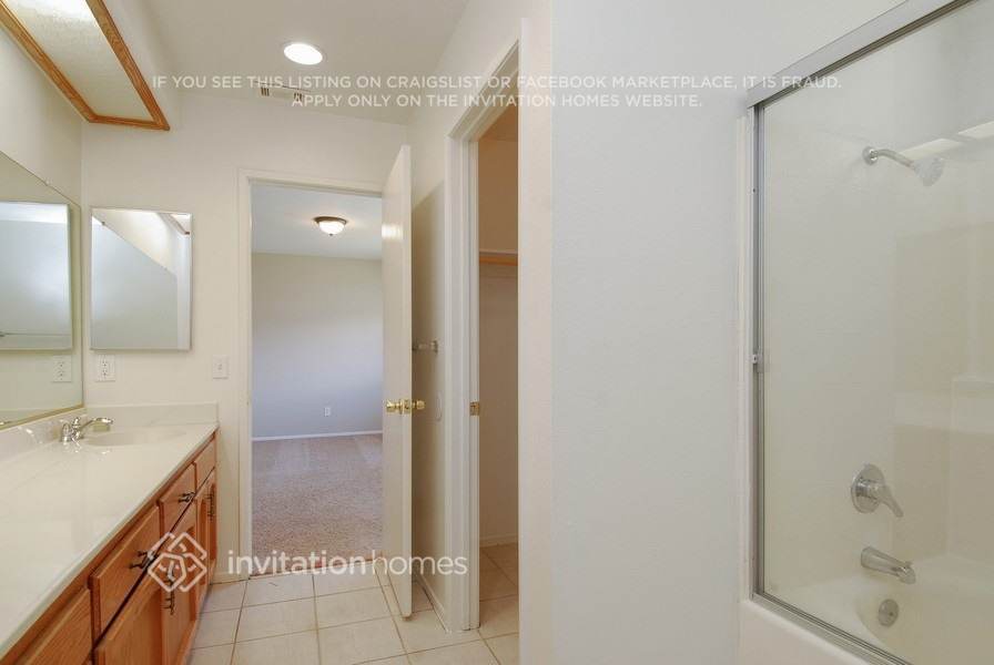 Building Photo - 6635 Solano Dr