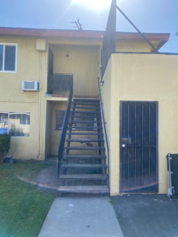 Building Photo - 2460 Angela St