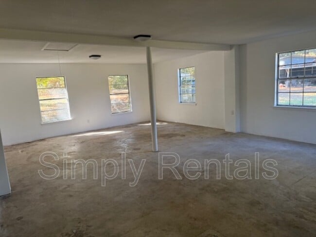 Building Photo - 2606 Chapel Rd