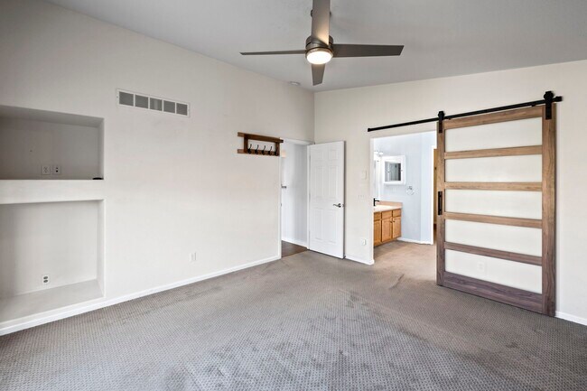 Building Photo - 626 Rolling Rock Point