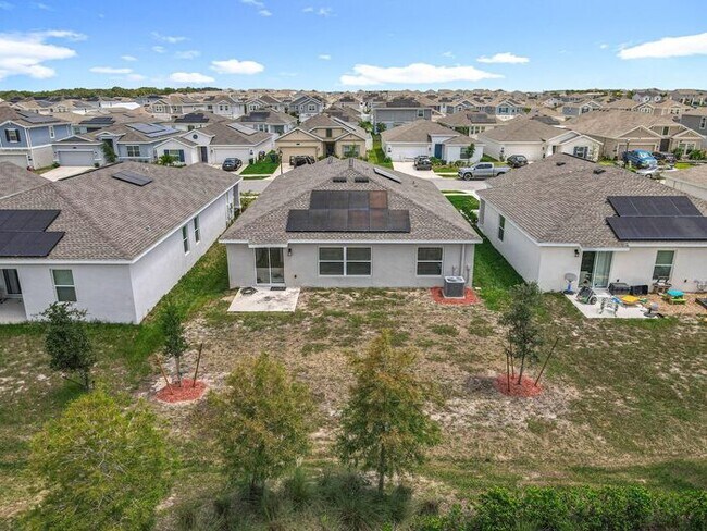 Building Photo - 4/2 Groveland Home with Solar Panels