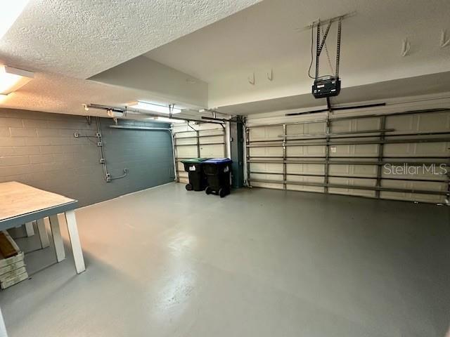 Building Photo - 10274 Cove Lake Dr