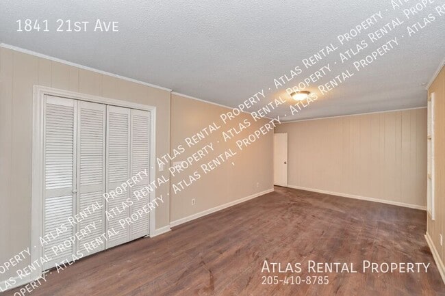 Building Photo - 1841 21st Ave