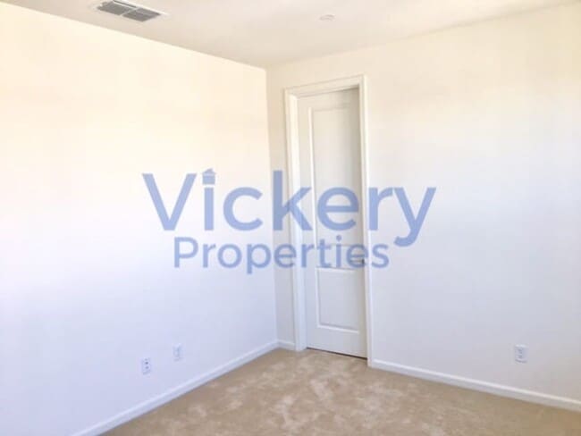 Building Photo - Beautiful 4 Bd/3.5 Ba, 2589 sf Single-family house in Dublin available For Early April Move In!!