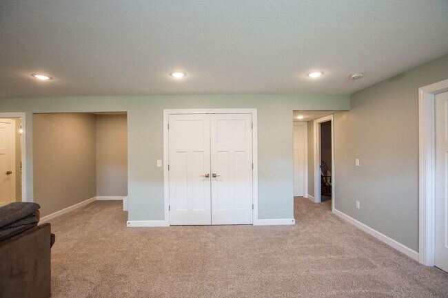 Building Photo - Stunning 4 Bed, 3 Bath Home | 3-Car Garage | Scenic Meadows