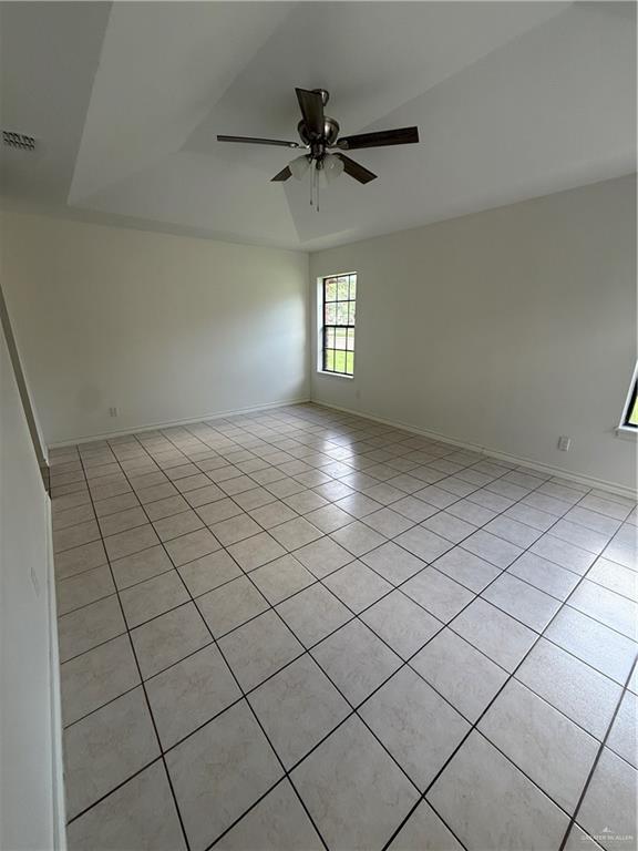 Building Photo - 608 Silva Dr